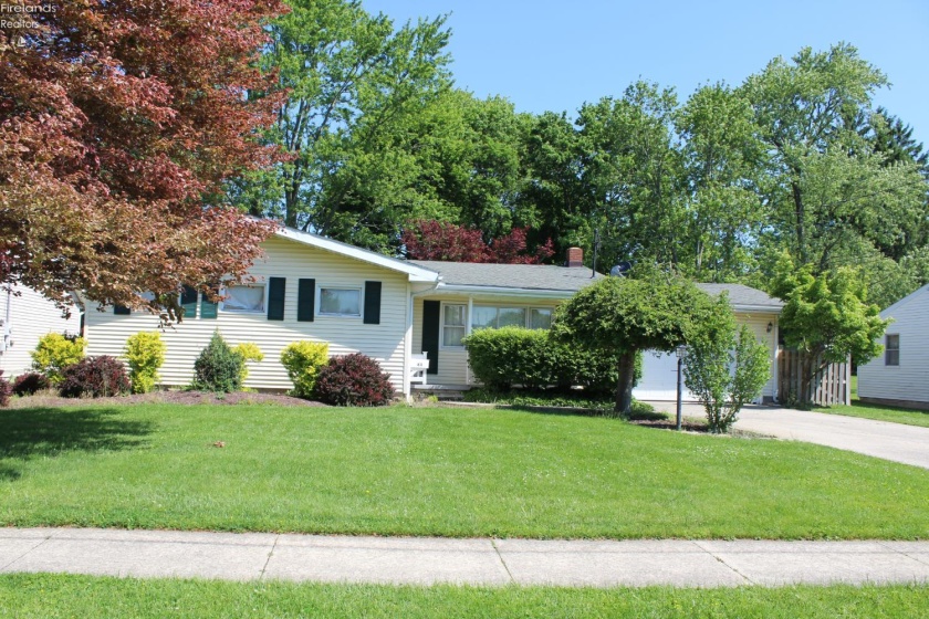 63 Birch Park Dr, New London, 44851, 3 Bedrooms Bedrooms, ,2 BathroomsBathrooms,Residential,For Sale,Birch Park Dr,20261820