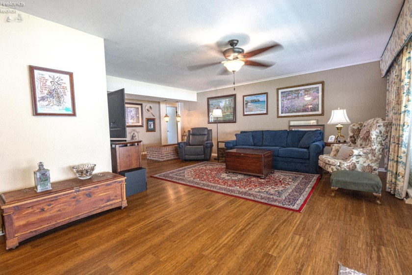 2704 Eastwood Drive, Sandusky, 44870, 3 Bedrooms Bedrooms, ,3 BathroomsBathrooms,Residential,For Sale,Eastwood,20261858