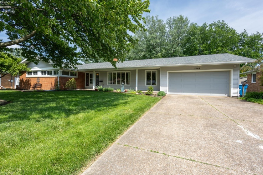 2704 Eastwood Drive, Sandusky, 44870, 3 Bedrooms Bedrooms, ,3 BathroomsBathrooms,Residential,For Sale,Eastwood,20261858