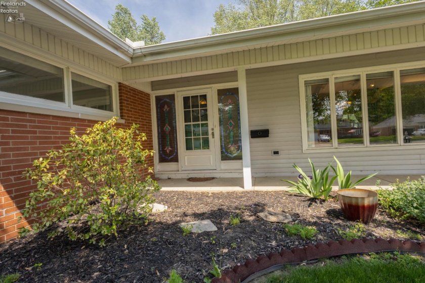 2704 Eastwood Drive, Sandusky, 44870, 3 Bedrooms Bedrooms, ,3 BathroomsBathrooms,Residential,For Sale,Eastwood,20261858