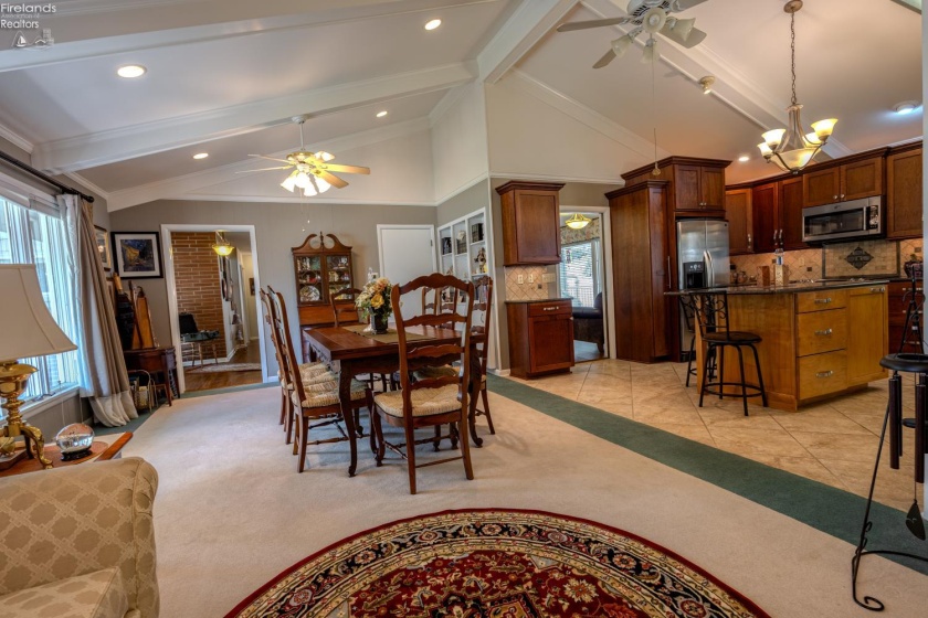 2704 Eastwood Drive, Sandusky, 44870, 3 Bedrooms Bedrooms, ,3 BathroomsBathrooms,Residential,For Sale,Eastwood,20261858