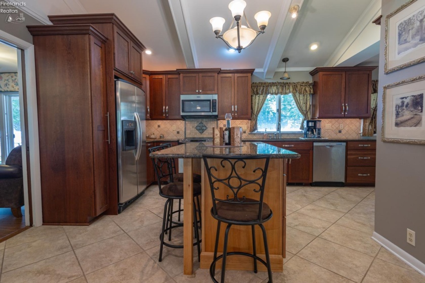 2704 Eastwood Drive, Sandusky, 44870, 3 Bedrooms Bedrooms, ,3 BathroomsBathrooms,Residential,For Sale,Eastwood,20261858