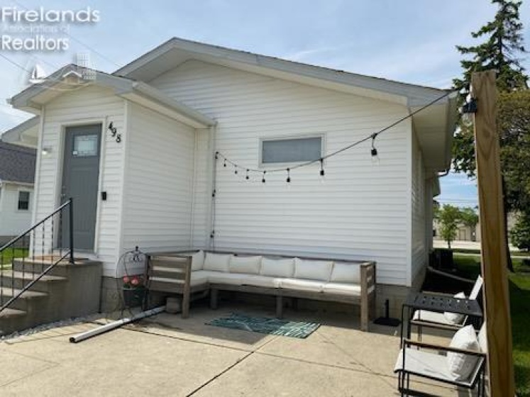 498 Market Street, Tiffin, 44883, 2 Bedrooms Bedrooms, ,2 BathroomsBathrooms,Residential,For Sale,Market,20261859