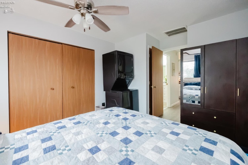 6484 Harris Harbor Drive, Oak Harbor, 43449, 1 Bedroom Bedrooms, ,1 BathroomBathrooms,Residential,For Sale,Harris Harbor,20261845