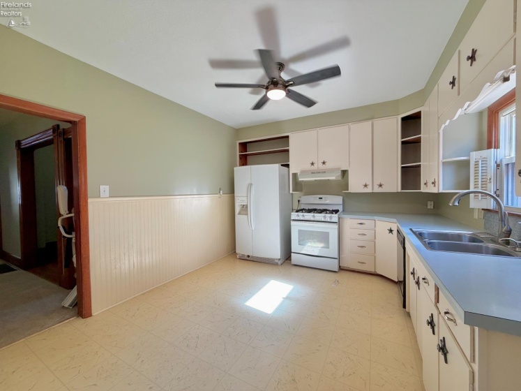 344 High Street, Bellevue, 44811, 3 Bedrooms Bedrooms, ,3 BathroomsBathrooms,Residential,For Sale,High,20261522