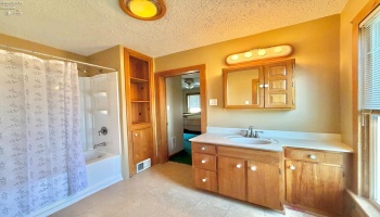 344 High Street, Bellevue, 44811, 3 Bedrooms Bedrooms, ,3 BathroomsBathrooms,Residential,For Sale,High,20261522 344 High Street, Bellevue, 44811, 3 Bedrooms Bedrooms, ,3 BathroomsBathrooms,Residential,For Sale,High,20261522