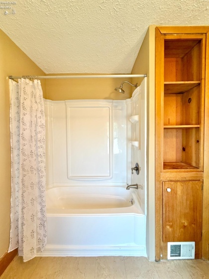 344 High Street, Bellevue, 44811, 3 Bedrooms Bedrooms, ,3 BathroomsBathrooms,Residential,For Sale,High,20261522