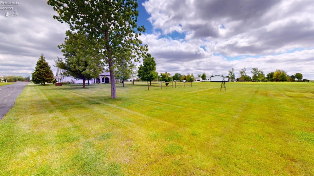 250 State Route 300, Gibsonburg, 43431, 3 Bedrooms Bedrooms, ,3 BathroomsBathrooms,Residential,For Sale,State Route 300,20261649