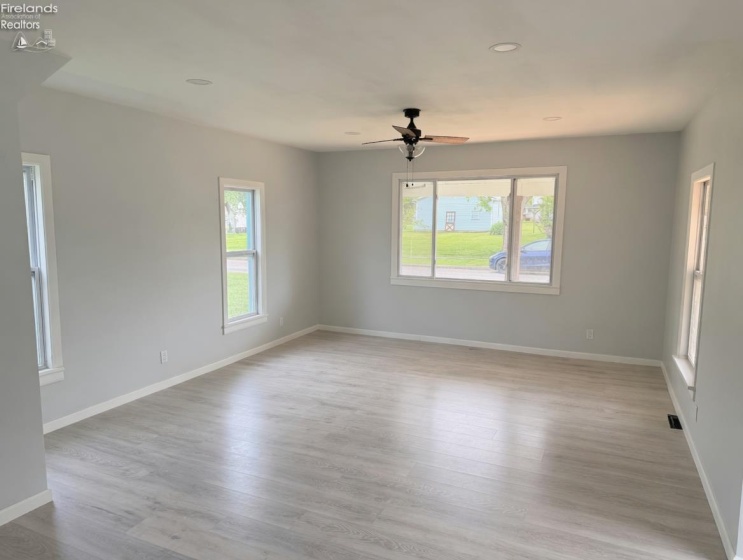 103 Hayes, Willard, 44890, 3 Bedrooms Bedrooms, ,2 BathroomsBathrooms,Residential,For Sale,Hayes,20261759