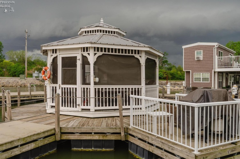 1805 Lakeshore Drive, Port Clinton, 43452, 3 Bedrooms Bedrooms, ,1 BathroomBathrooms,Residential,For Sale,Lakeshore,20261849