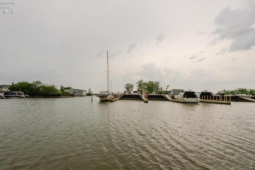 1805 Lakeshore Drive, Port Clinton, 43452, 3 Bedrooms Bedrooms, ,1 BathroomBathrooms,Residential,For Sale,Lakeshore,20261849