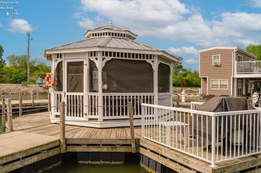 1805 Lakeshore Drive, Port Clinton, 43452, 3 Bedrooms Bedrooms, ,1 BathroomBathrooms,Residential,For Sale,Lakeshore,20261849