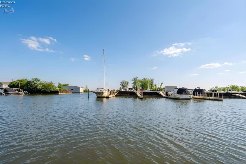 1805 Lakeshore Drive, Port Clinton, 43452, 3 Bedrooms Bedrooms, ,1 BathroomBathrooms,Residential,For Sale,Lakeshore,20261849