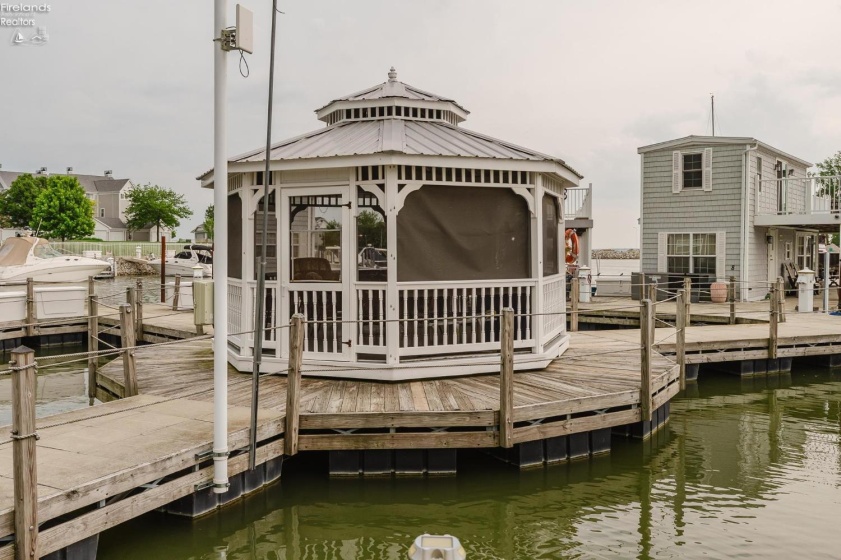 1805 Lakeshore Drive, Port Clinton, 43452, 3 Bedrooms Bedrooms, ,1 BathroomBathrooms,Residential,For Sale,Lakeshore,20261849