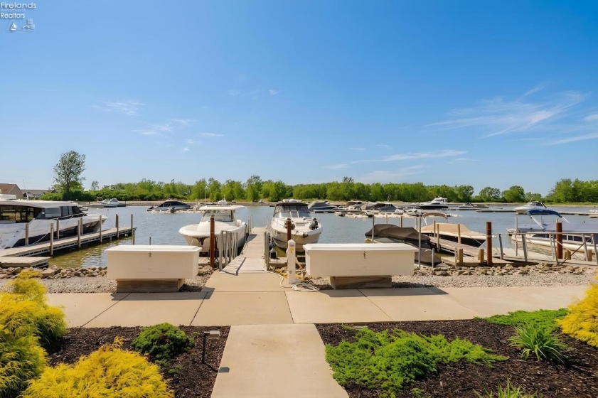 2610 Waterside Court Drive, Marblehead, 43440, 3 Bedrooms Bedrooms, ,2 BathroomsBathrooms,Residential,For Sale,Waterside Court,20261844