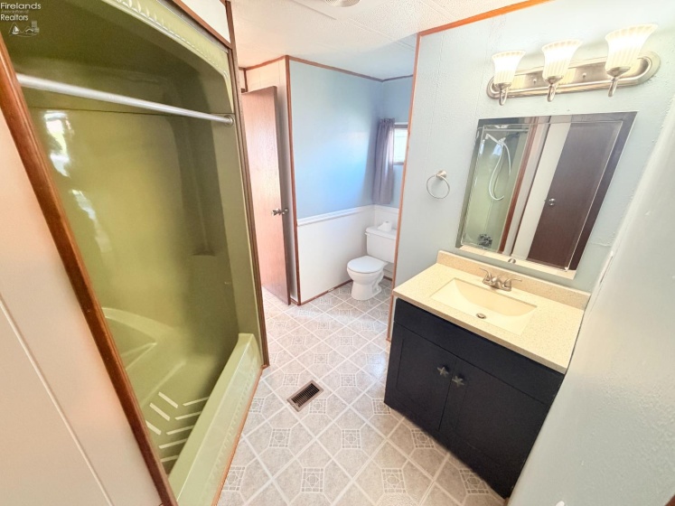 196 Rathbun Drive, Marblehead, 43440, 2 Bedrooms Bedrooms, ,1 BathroomBathrooms,Residential,For Sale,Rathbun,20261886