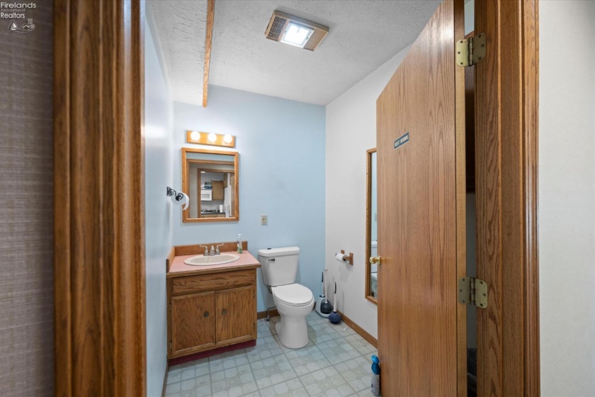318 Main Street, Bellevue, 44811, ,Commercial,For Sale,Main,20261880