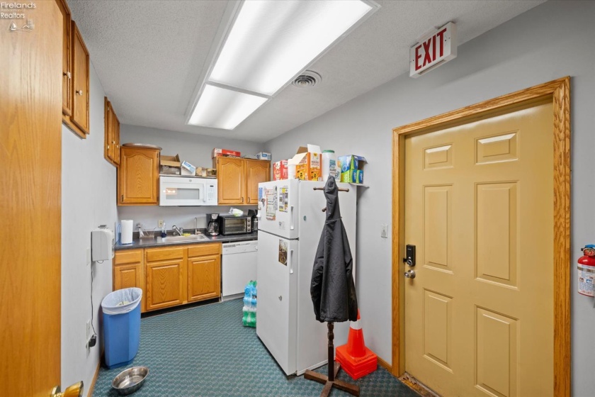 318 Main Street, Bellevue, 44811, ,Commercial,For Sale,Main,20261880