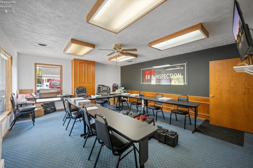 318 Main Street, Bellevue, 44811, ,Commercial,For Sale,Main,20261880