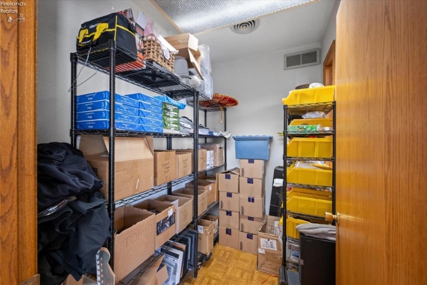 318 Main Street, Bellevue, 44811, ,Commercial,For Sale,Main,20261880