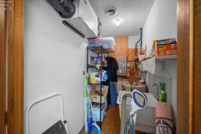 318 Main Street, Bellevue, 44811, ,Commercial,For Sale,Main,20261880