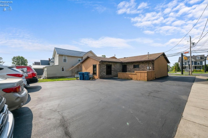 318 Main Street, Bellevue, 44811, ,Commercial,For Sale,Main,20261880