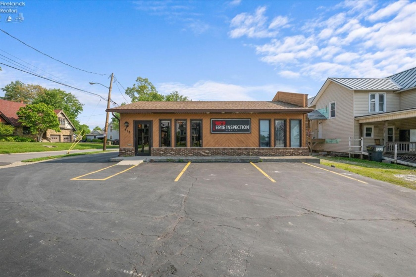 318 Main Street, Bellevue, 44811, ,Commercial,For Sale,Main,20261880
