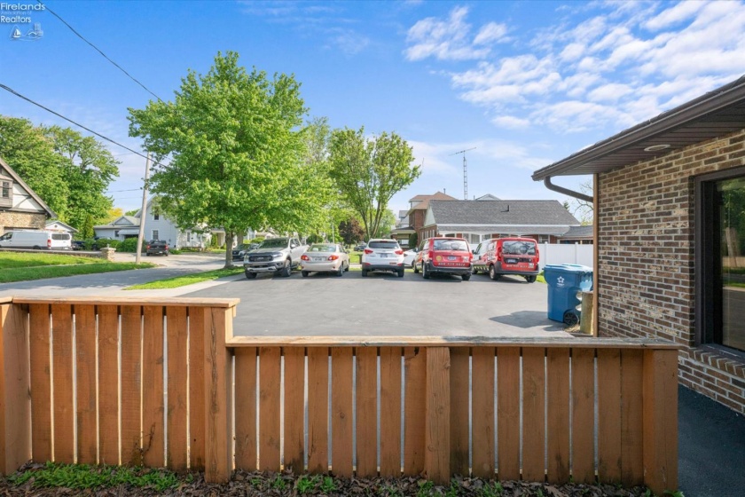 318 Main Street, Bellevue, 44811, ,Commercial,For Sale,Main,20261880