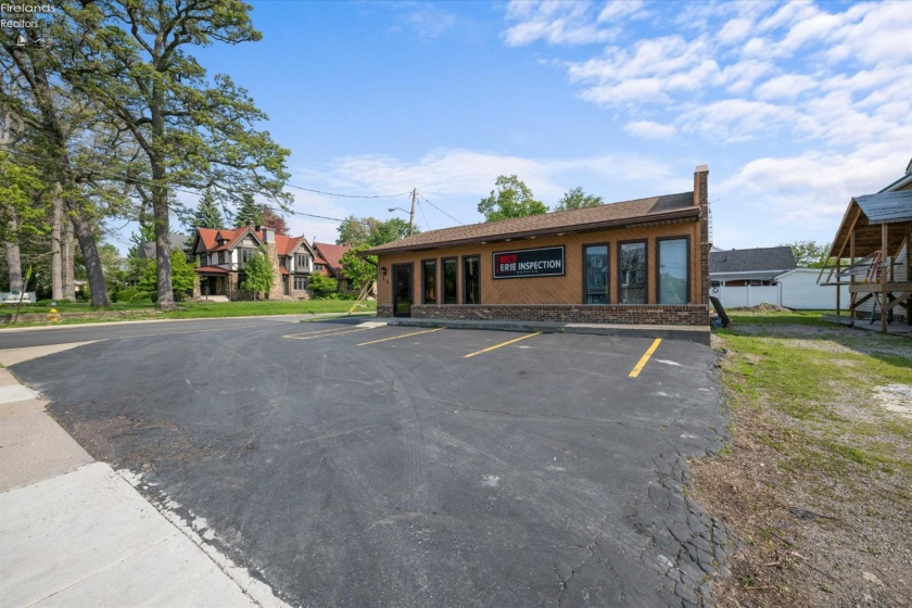 318 Main Street, Bellevue, 44811, ,Commercial,For Sale,Main,20261880