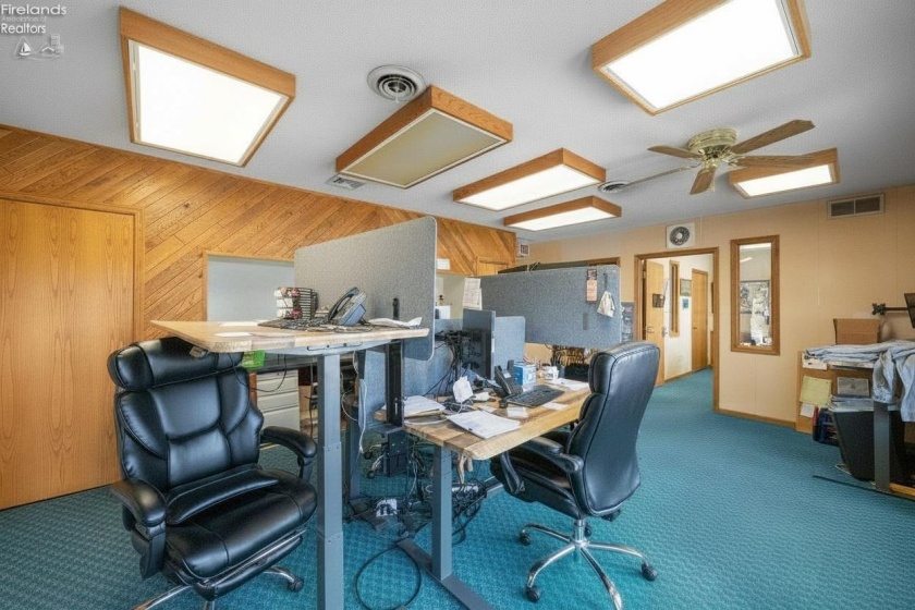 318 Main Street, Bellevue, 44811, ,Commercial,For Sale,Main,20261880