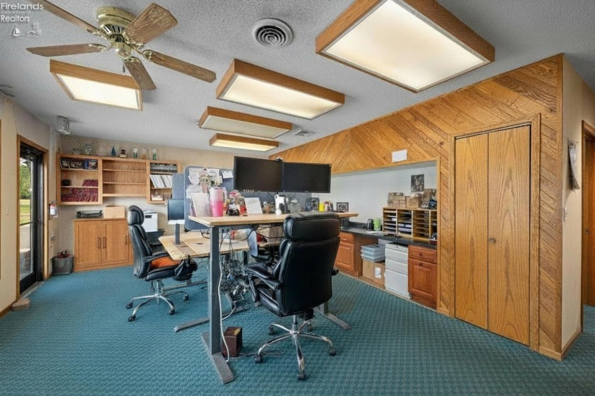 318 Main Street, Bellevue, 44811, ,Commercial,For Sale,Main,20261880