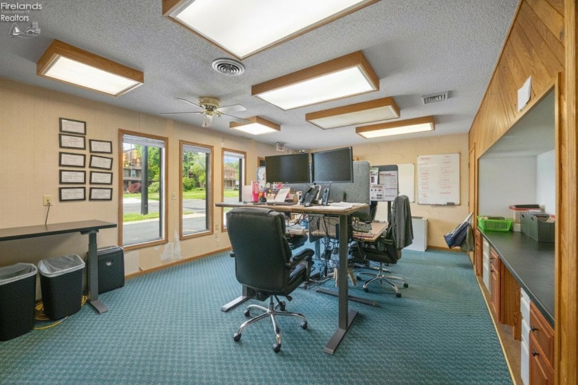 318 Main Street, Bellevue, 44811, ,Commercial,For Sale,Main,20261880