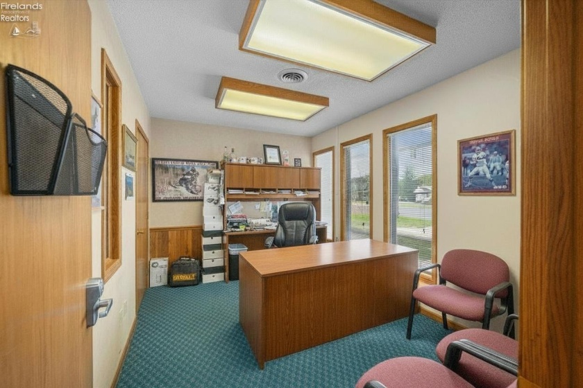 318 Main Street, Bellevue, 44811, ,Commercial,For Sale,Main,20261880