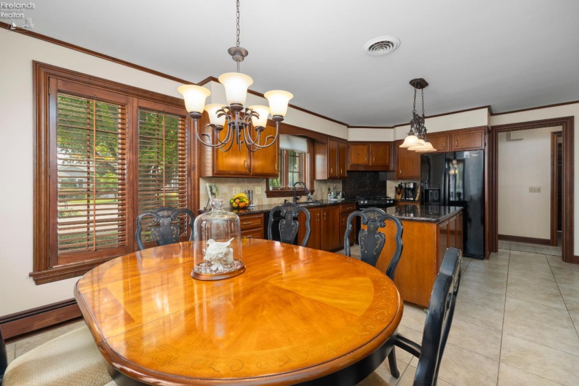 1711 Willow Drive, Sandusky, 44870, 4 Bedrooms Bedrooms, ,5 BathroomsBathrooms,Residential,For Sale,Willow,20261896