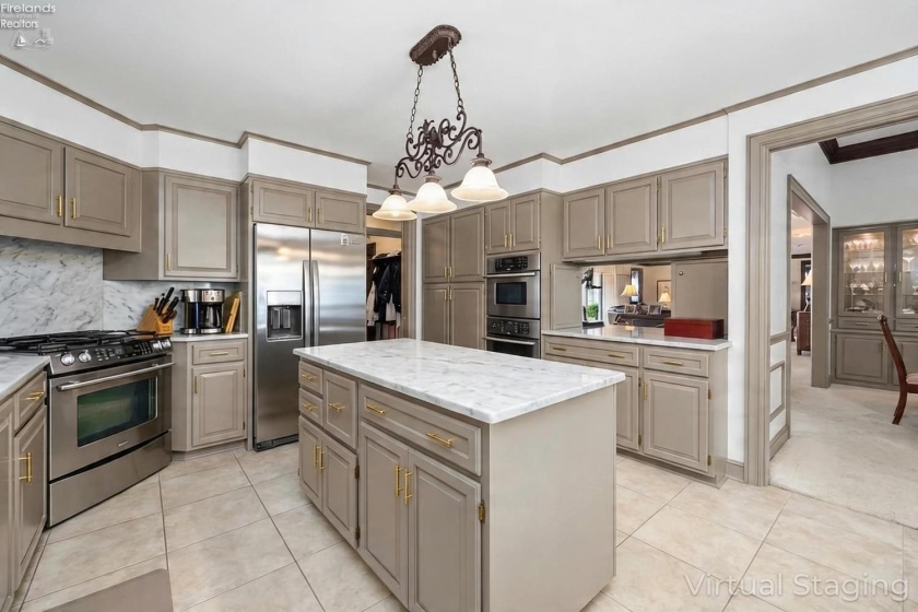 1711 Willow Drive, Sandusky, 44870, 4 Bedrooms Bedrooms, ,5 BathroomsBathrooms,Residential,For Sale,Willow,20261896