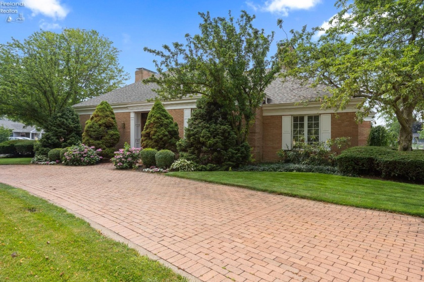 1711 Willow Drive, Sandusky, 44870, 4 Bedrooms Bedrooms, ,5 BathroomsBathrooms,Residential,For Sale,Willow,20261896