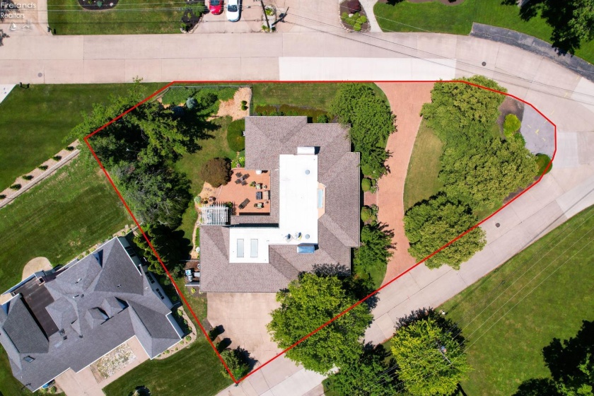 1711 Willow Drive, Sandusky, 44870, 4 Bedrooms Bedrooms, ,5 BathroomsBathrooms,Residential,For Sale,Willow,20261896