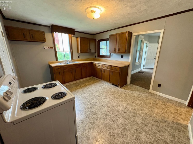 370 Monroe Street, Tiffin, 44883, 2 Bedrooms Bedrooms, ,1 BathroomBathrooms,Residential,For Sale,Monroe,20261902