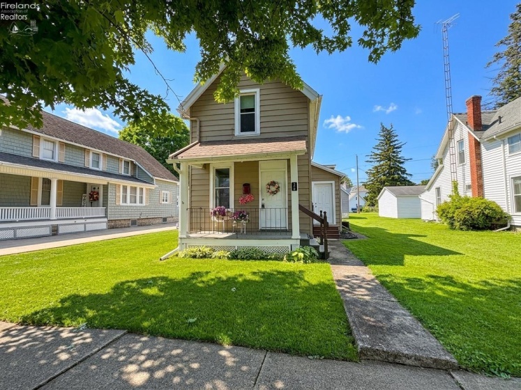 370 Monroe Street, Tiffin, 44883, 2 Bedrooms Bedrooms, ,1 BathroomBathrooms,Residential,For Sale,Monroe,20261902