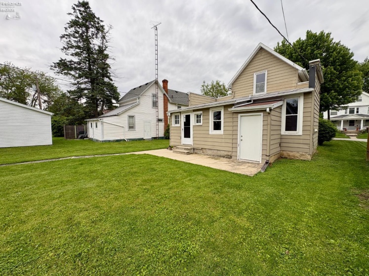 370 Monroe Street, Tiffin, 44883, 2 Bedrooms Bedrooms, ,1 BathroomBathrooms,Residential,For Sale,Monroe,20261902