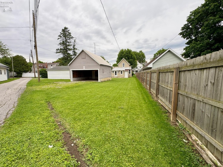 370 Monroe Street, Tiffin, 44883, 2 Bedrooms Bedrooms, ,1 BathroomBathrooms,Residential,For Sale,Monroe,20261902