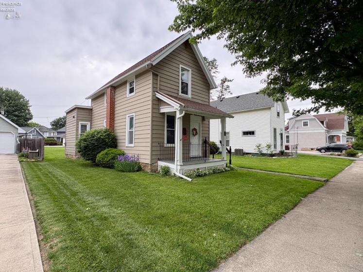 370 Monroe Street, Tiffin, 44883, 2 Bedrooms Bedrooms, ,1 BathroomBathrooms,Residential,For Sale,Monroe,20261902