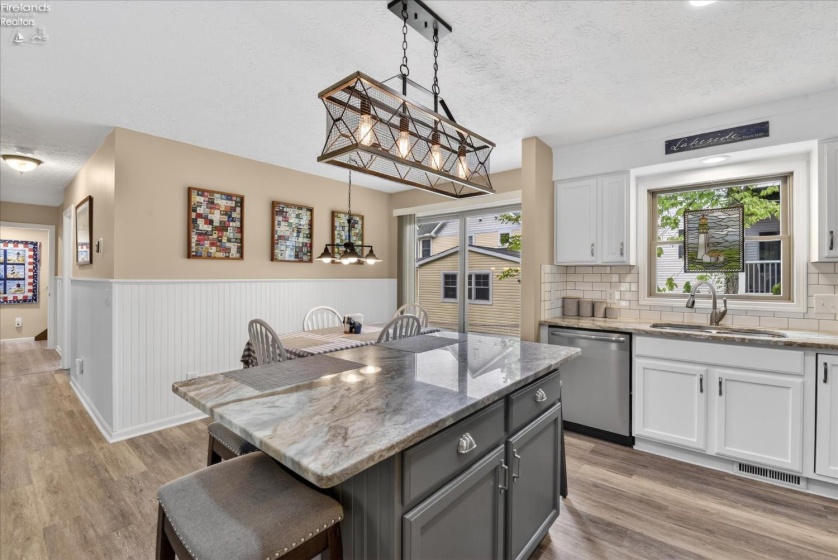 613 Plum Avenue, Lakeside, 43440, 6 Bedrooms Bedrooms, ,4 BathroomsBathrooms,Residential,For Sale,Plum,20261830