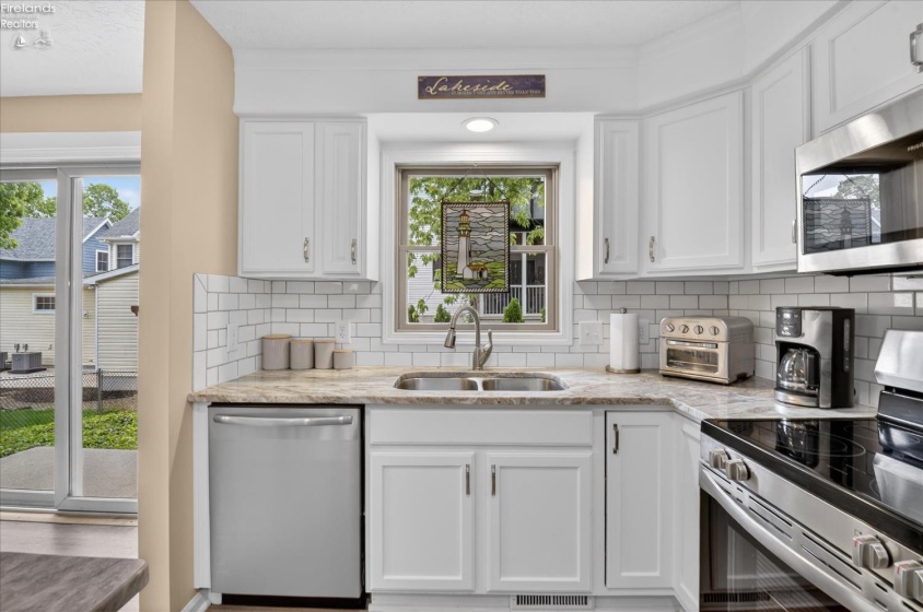 613 Plum Avenue, Lakeside, 43440, 6 Bedrooms Bedrooms, ,4 BathroomsBathrooms,Residential,For Sale,Plum,20261830