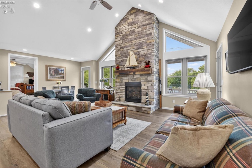 613 Plum Avenue, Lakeside, 43440, 6 Bedrooms Bedrooms, ,4 BathroomsBathrooms,Residential,For Sale,Plum,20261830