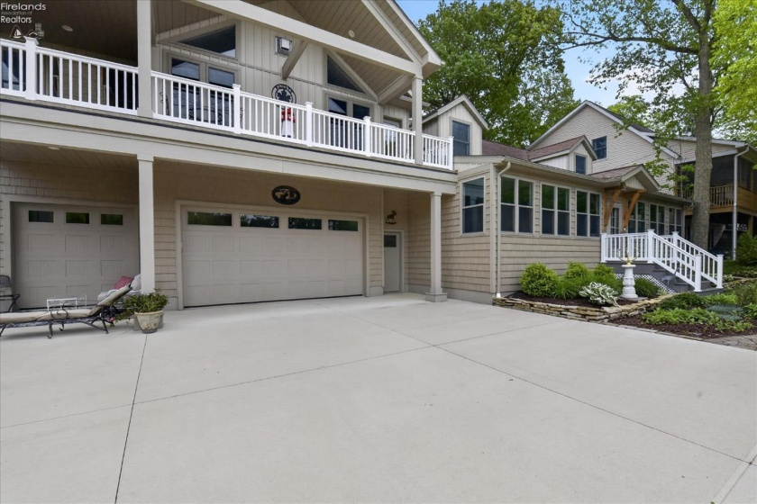 613 Plum Avenue, Lakeside, 43440, 6 Bedrooms Bedrooms, ,4 BathroomsBathrooms,Residential,For Sale,Plum,20261830