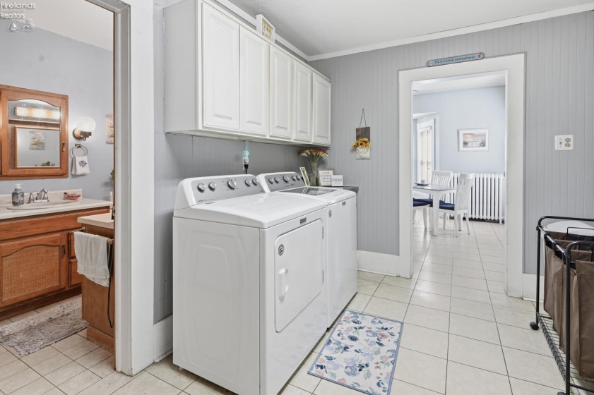 922 white avenue, Fremont, 43420, ,Multiple Units,For Sale,white avenue,20261855