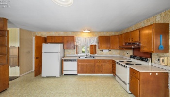 216 11th Street, Port Clinton, 43452, 4 Bedrooms Bedrooms, ,2 BathroomsBathrooms,Residential,For Sale,11th,20261750