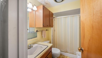 216 11th Street, Port Clinton, 43452, 4 Bedrooms Bedrooms, ,2 BathroomsBathrooms,Residential,For Sale,11th,20261750