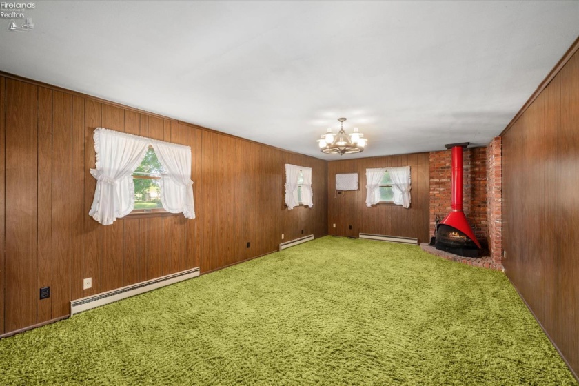 216 11th Street, Port Clinton, 43452, 4 Bedrooms Bedrooms, ,2 BathroomsBathrooms,Residential,For Sale,11th,20261750